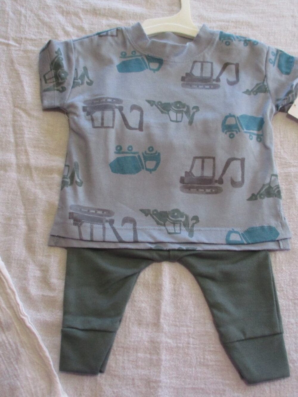 Carter's Boys 3 months Pants & T-Shirt Outfit Blue Green Construction Trucks